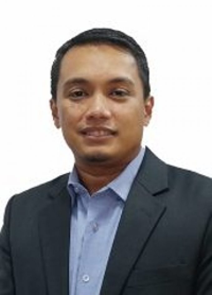 Dr. Muiz Mahyudin (Ophthalmologist)