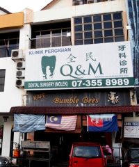 Q & M Dental Surgery (Taman Molek)